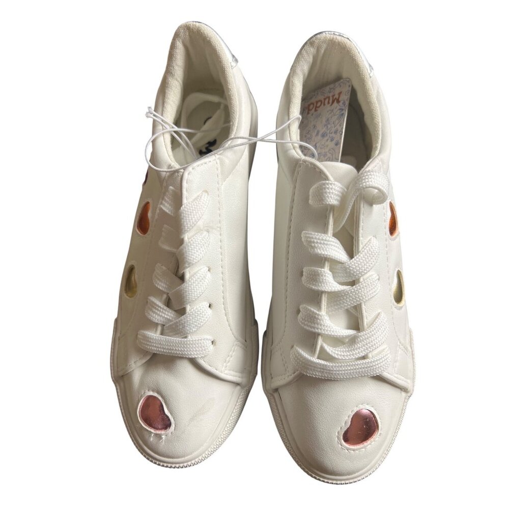 Mudd Shiny Heart Shoes *Mark on Toe*